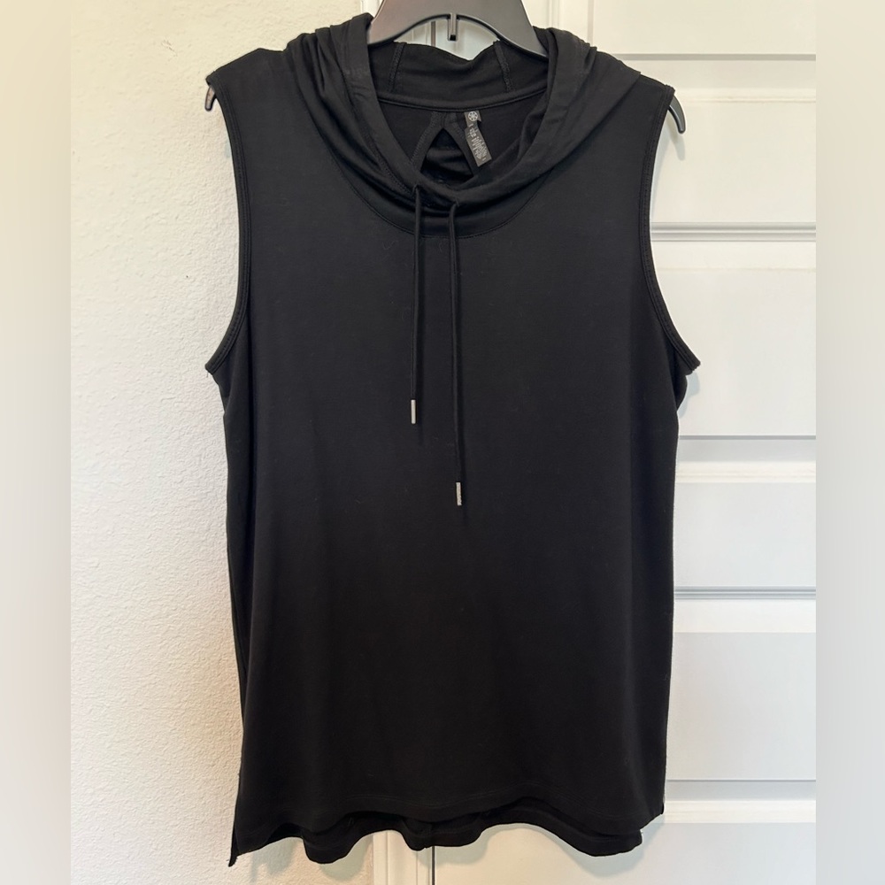Gaiam work out sleeveless hooded shirt